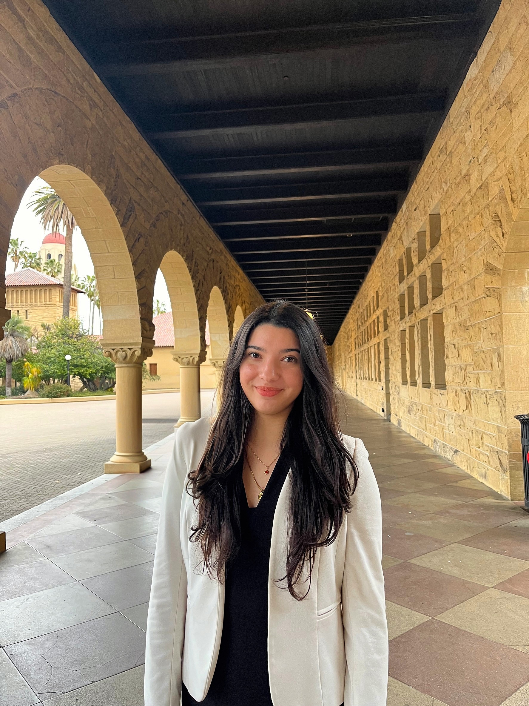 Headshot of Viviana Martinez